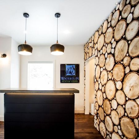 Waterton Glacier Suites ภายนอก รูปภาพ