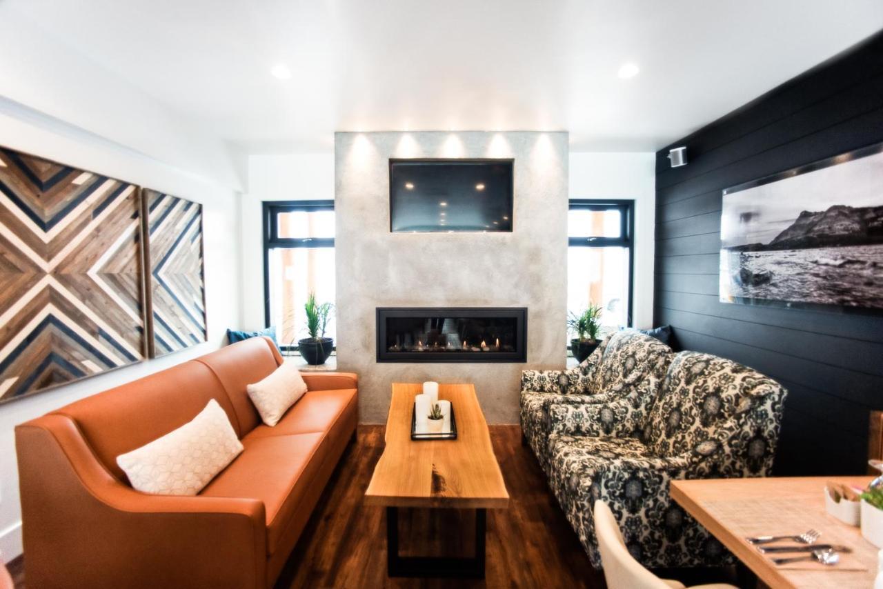 Waterton Glacier Suites ภายนอก รูปภาพ
