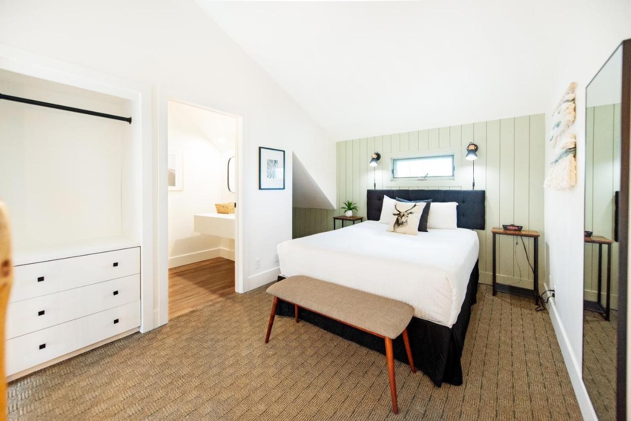 Waterton Glacier Suites ภายนอก รูปภาพ