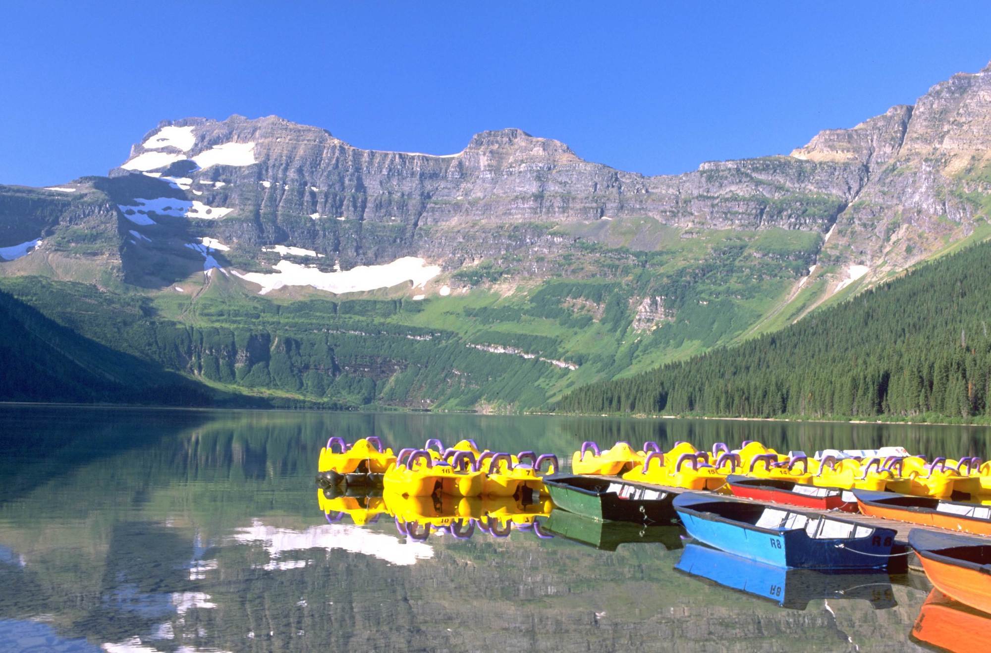 Waterton Glacier Suites ภายนอก รูปภาพ
