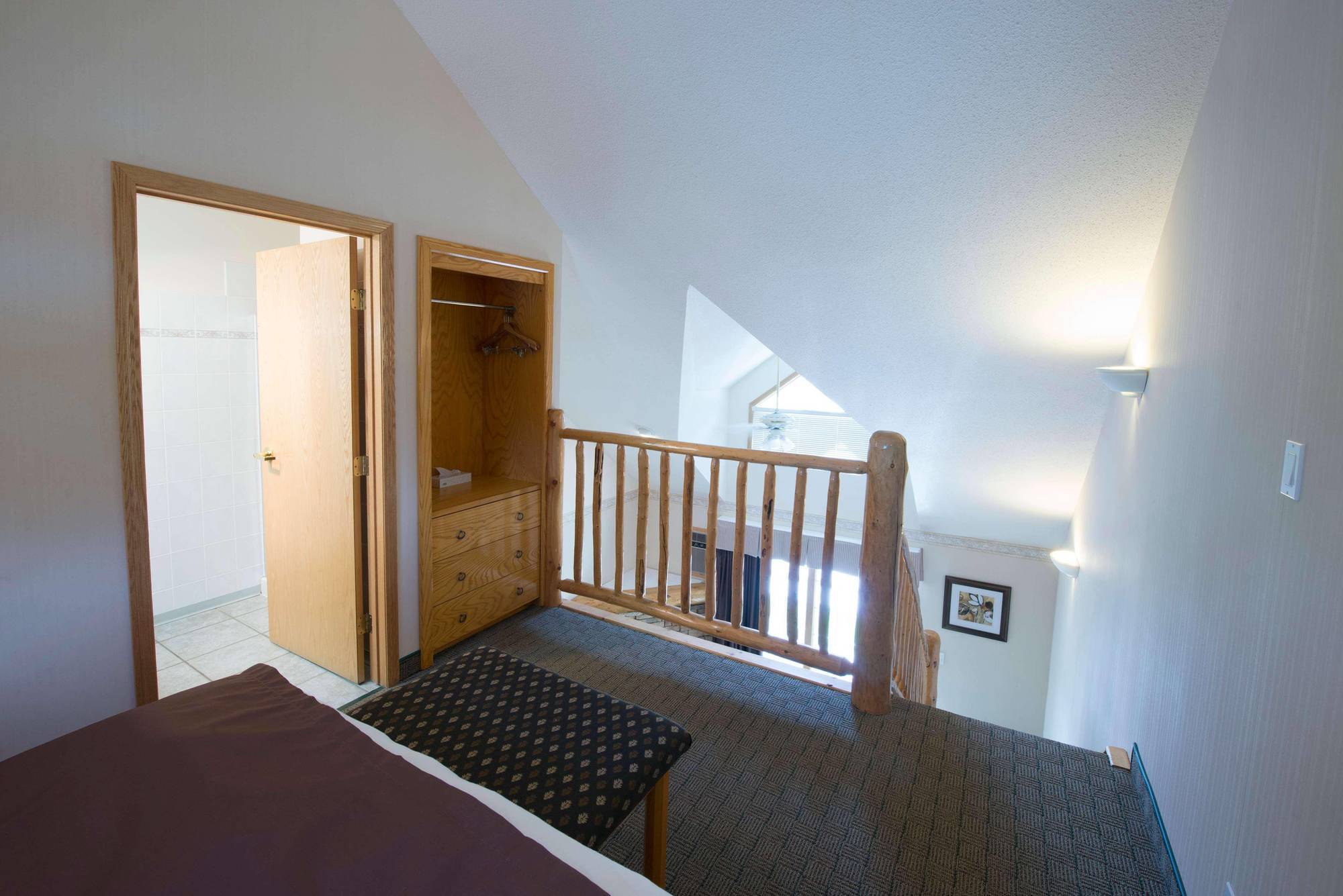 Waterton Glacier Suites ภายนอก รูปภาพ